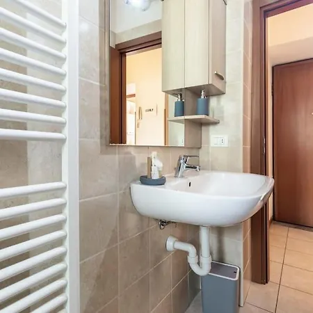 - Bellagio Relax Apartament Barni